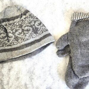 Ski Cap reversible  set made of Alpaca with matching reversible mittens